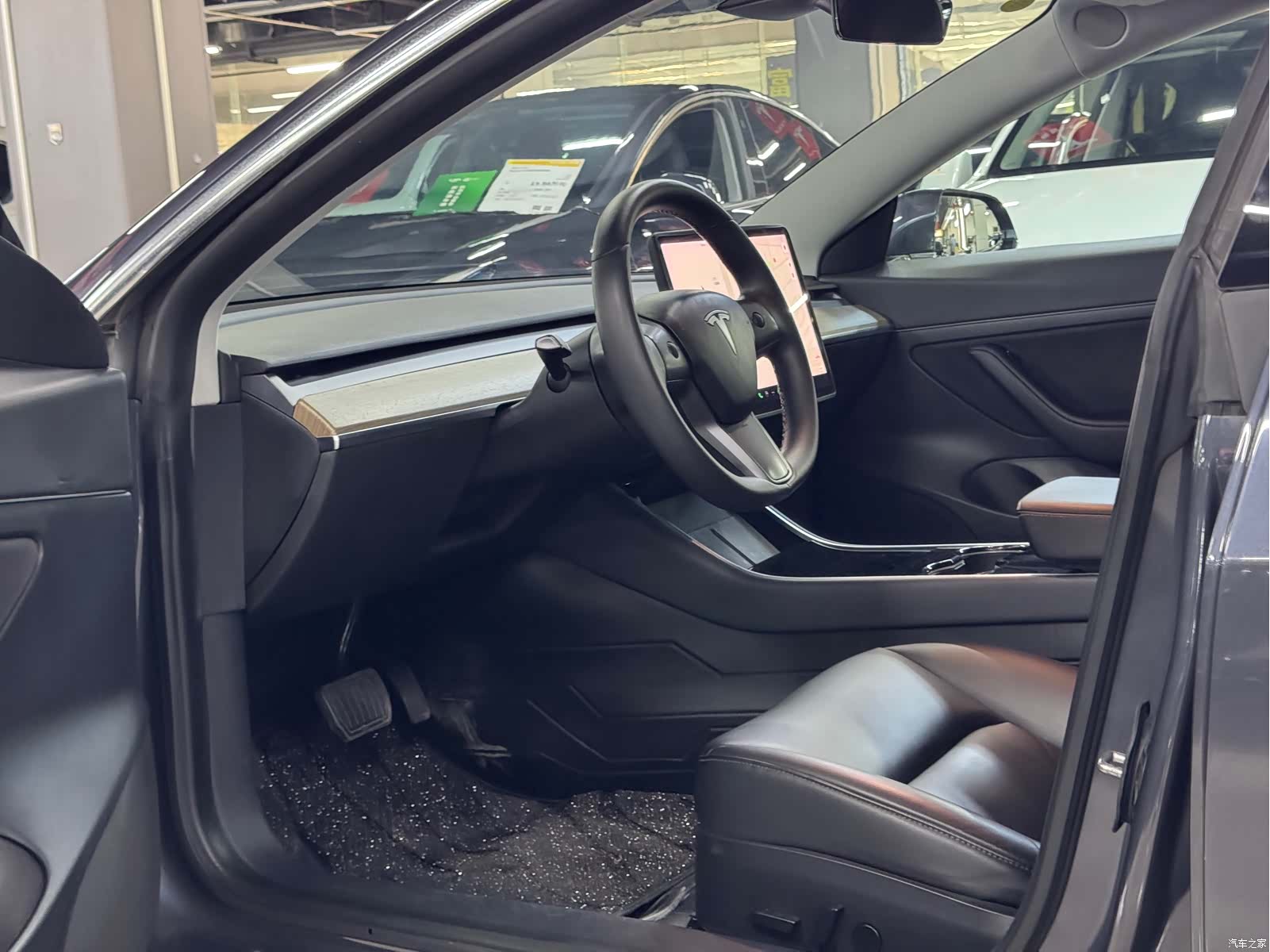 Tesla Model 3, 2020 4