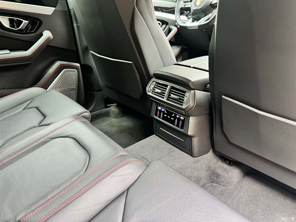 Lamborghini Urus, 2021 11