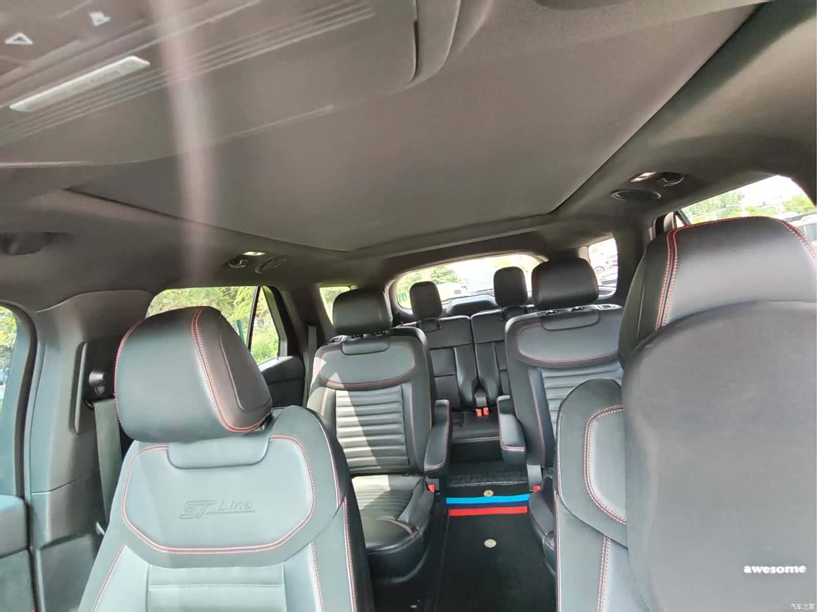 Ford Explorer, 2022 12
