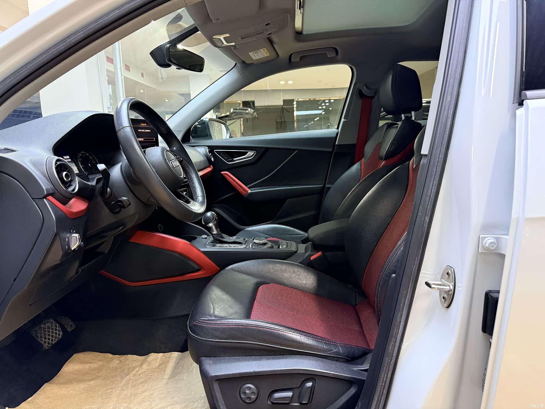 Audi Q2L, 2019 7