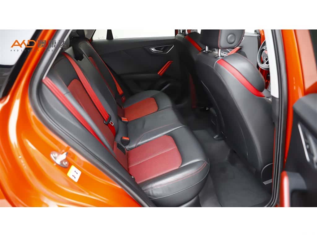 Audi Q2L, 2019 8