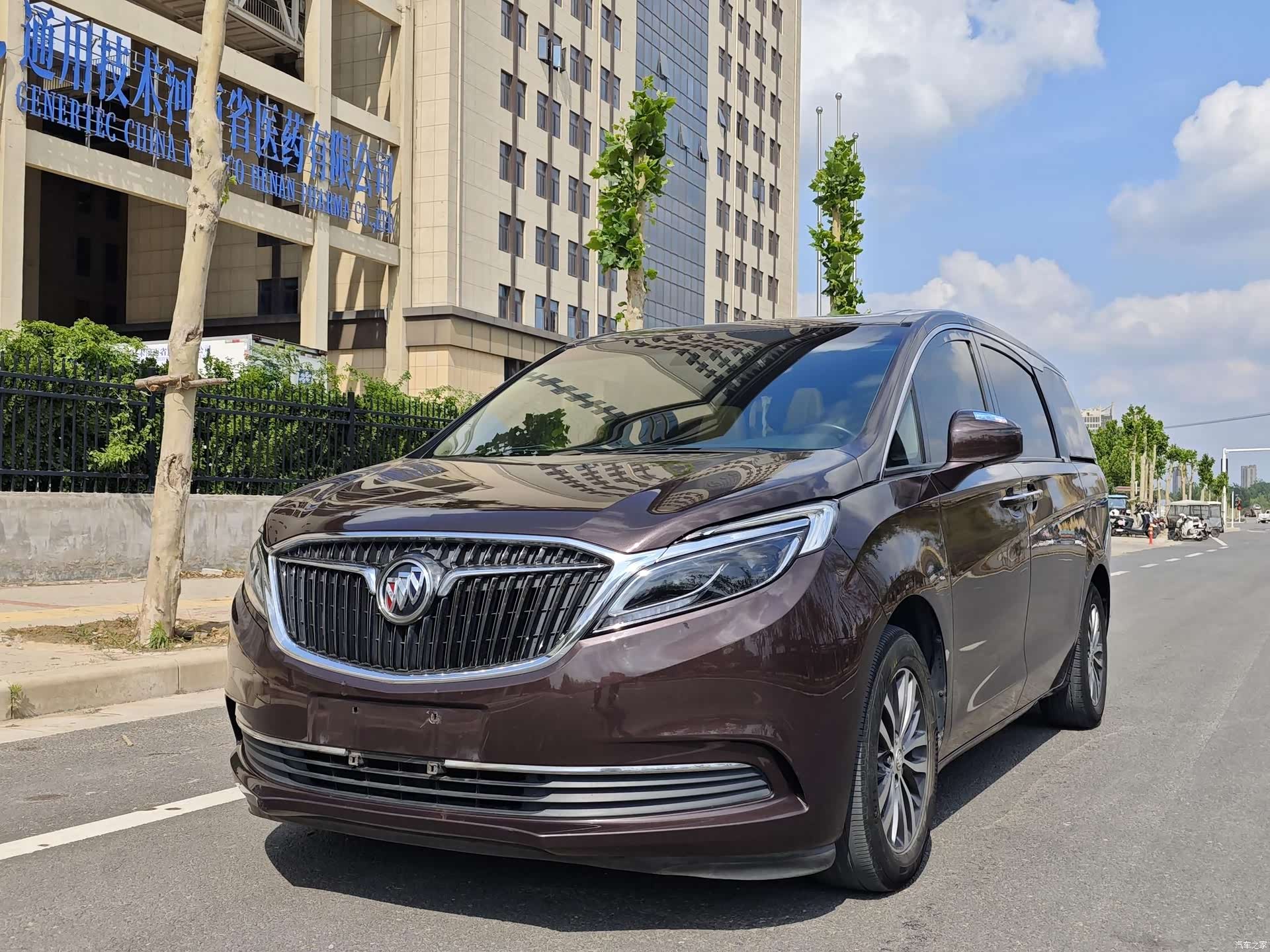 Buick GL8, 2018 1