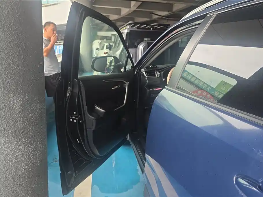 Toyota RAV4 Rongfang