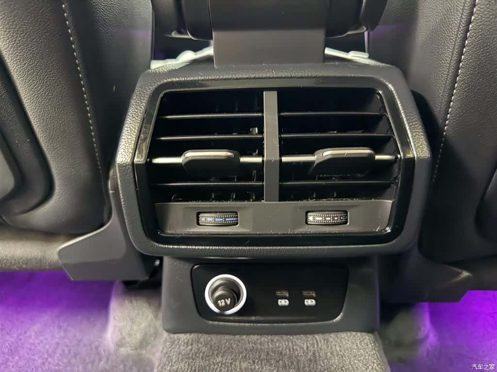 Audi Q3, 2023 19