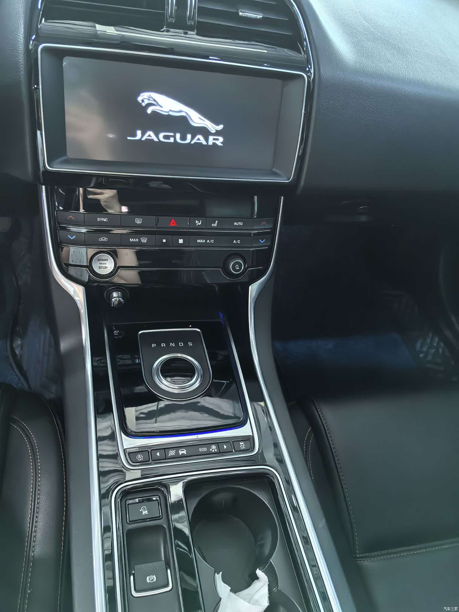 Land Rover XEL, 2019 11