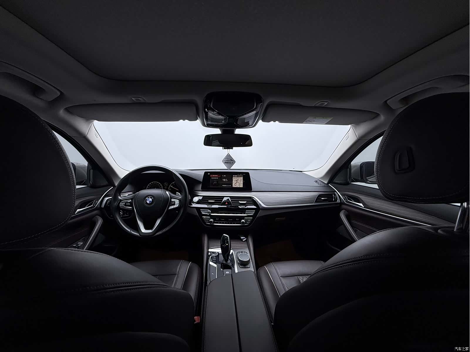 BMW 5 Series, 2019 26