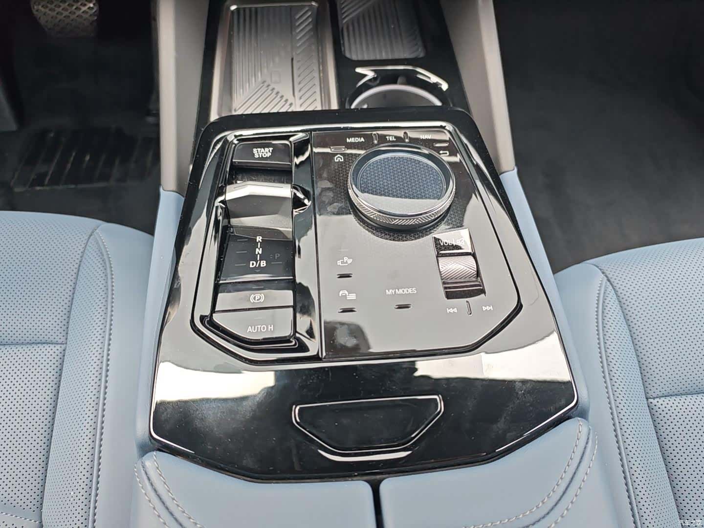 BMW i5, 2025 12