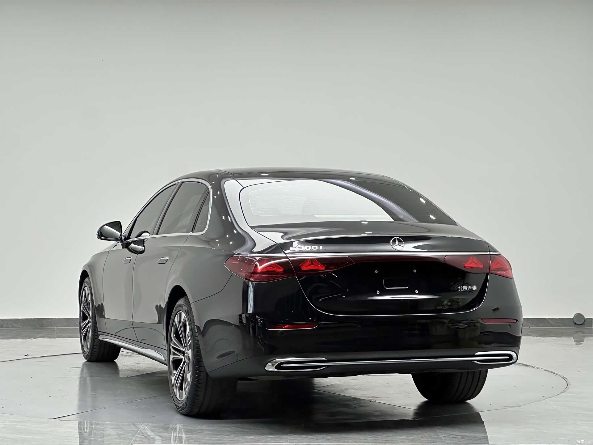 Mercedes-Benz E-Class, 2024 6
