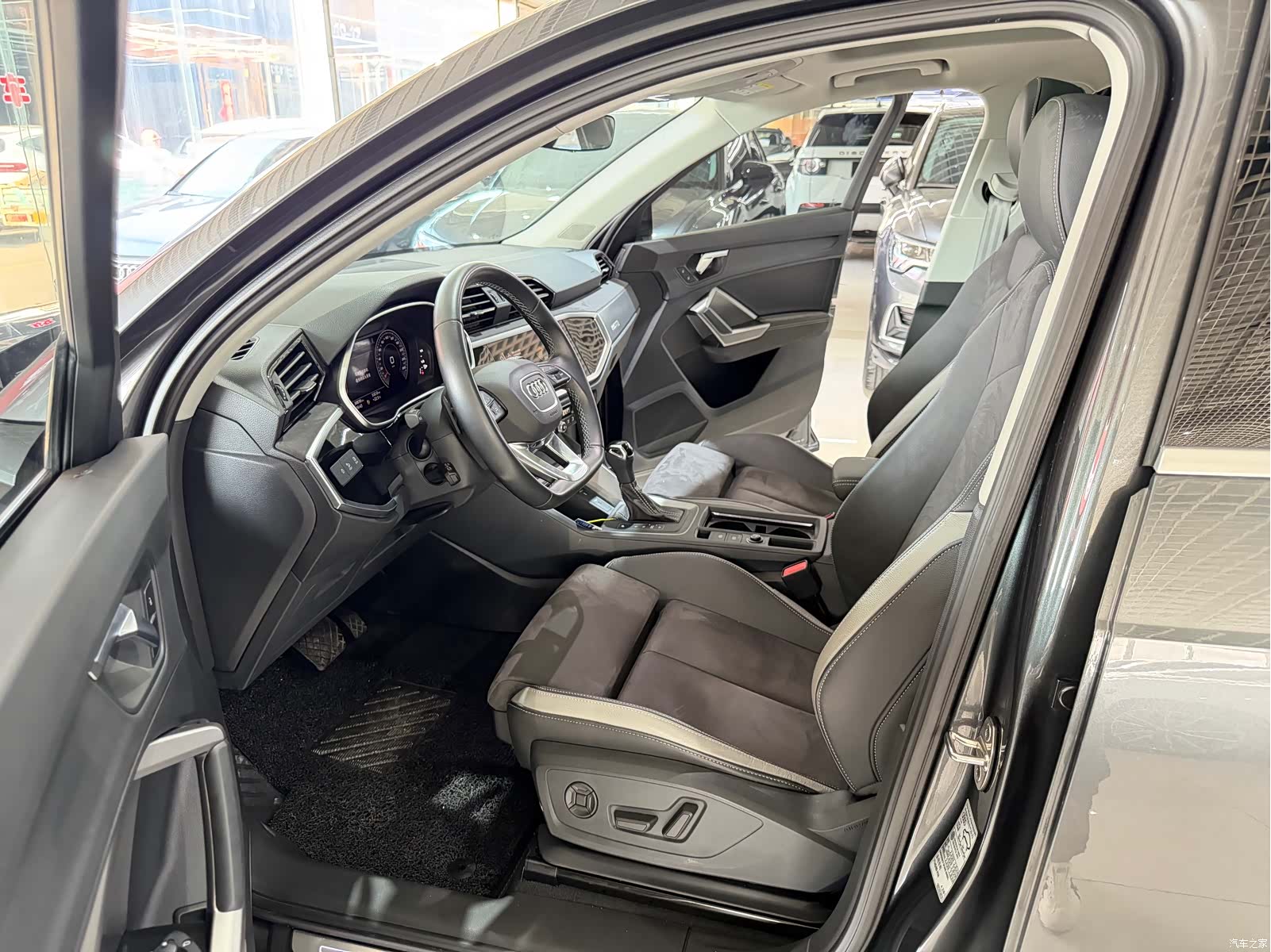 Audi Q3, 2023 8