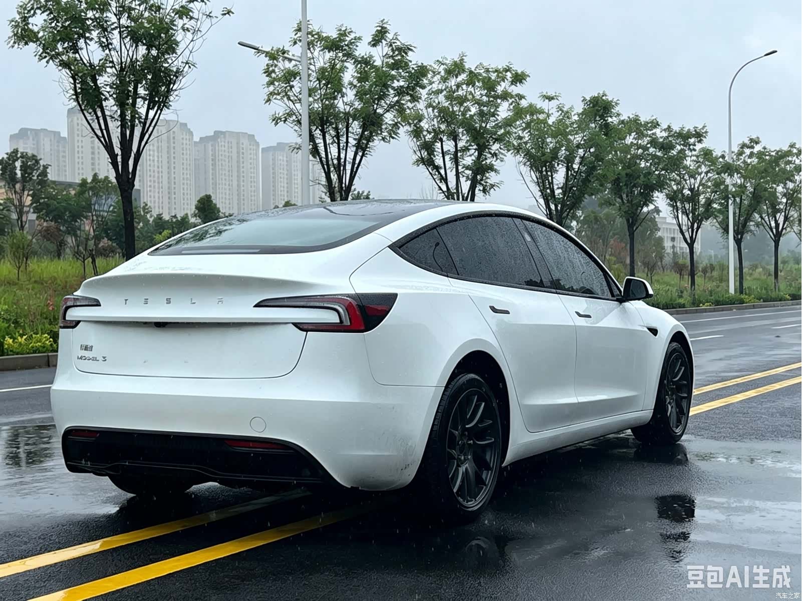 Tesla Model 3, 2025 7