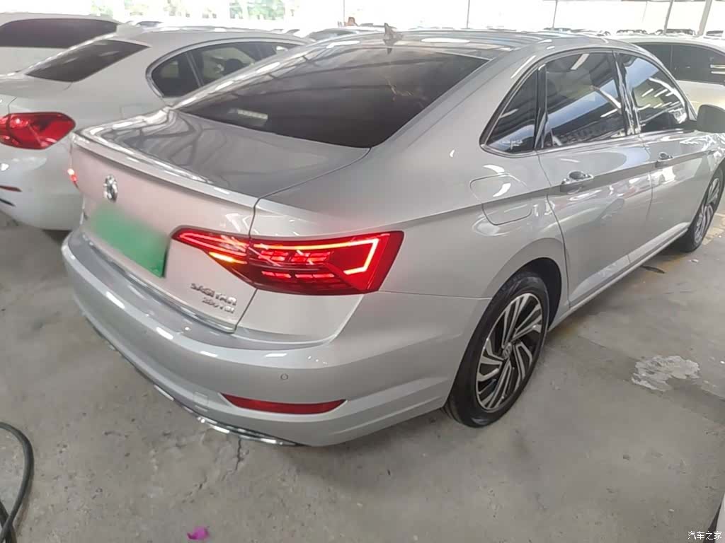 Volkswagen Sagitar, 2021 7