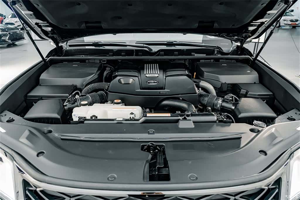 Lexus LX, 2025 27