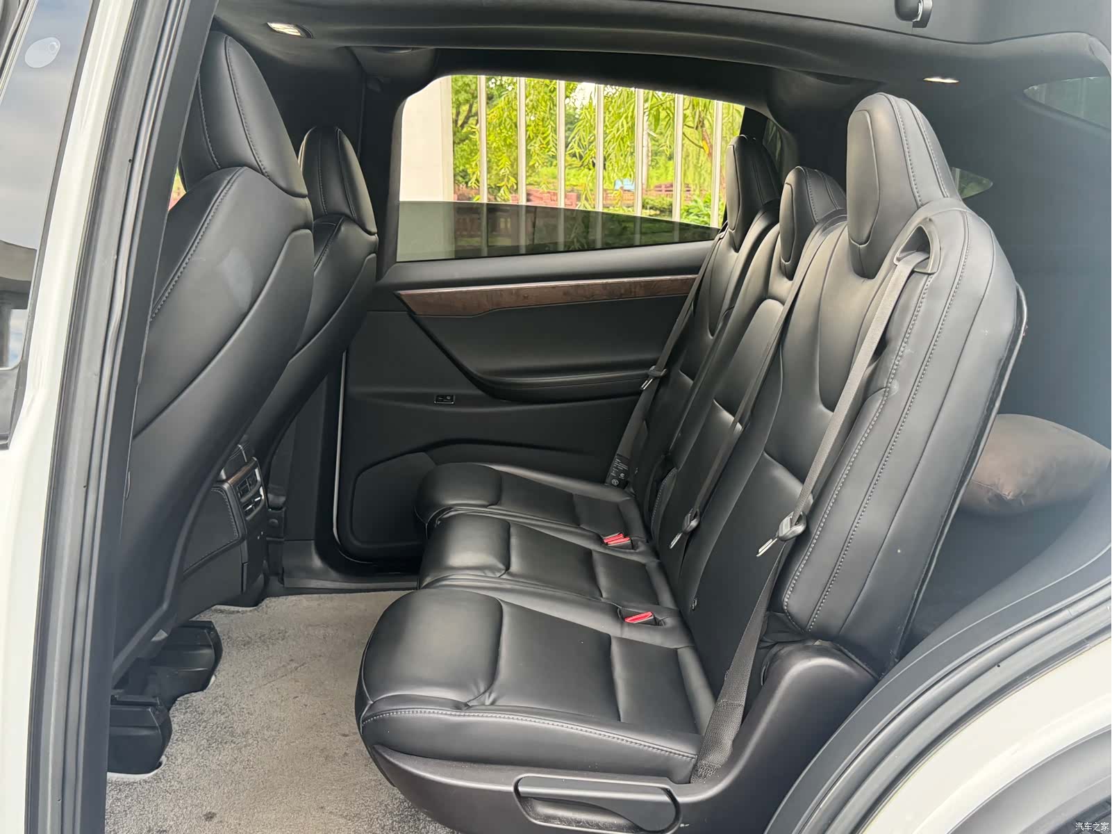 Tesla Model X, 2020 11