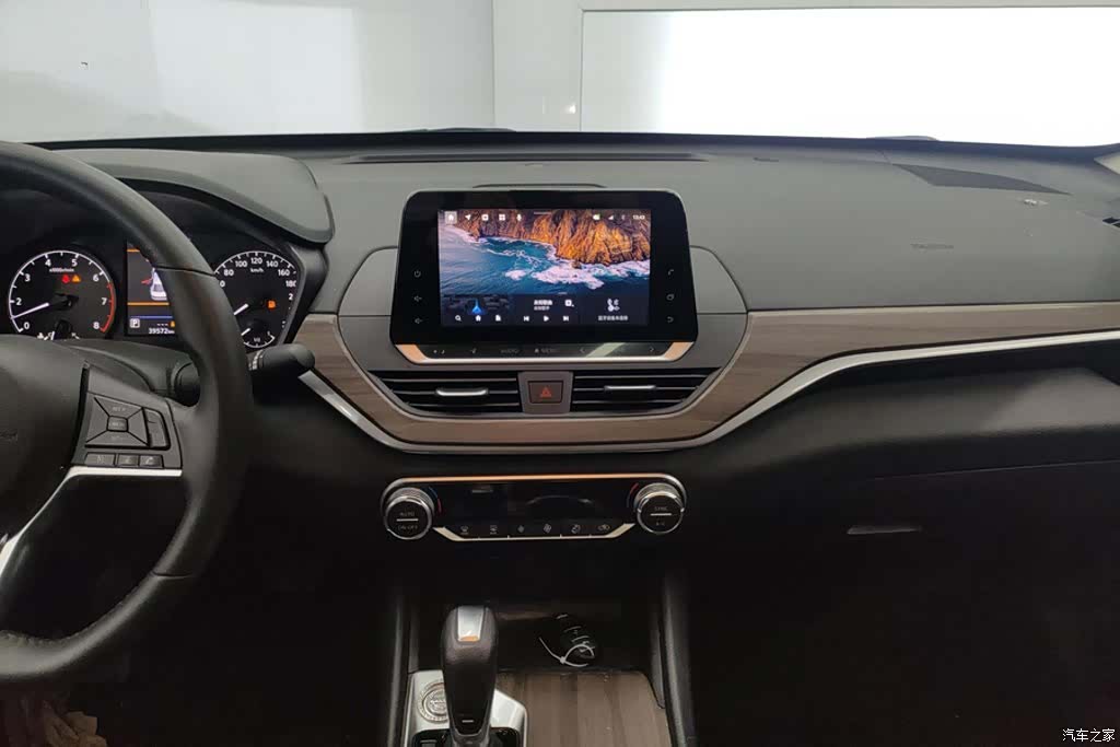 Nissan Teana, 2022 13