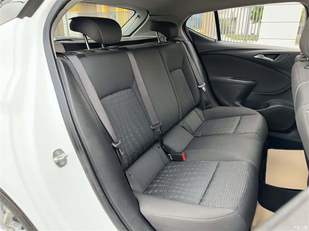 Buick Verano, 2017 17