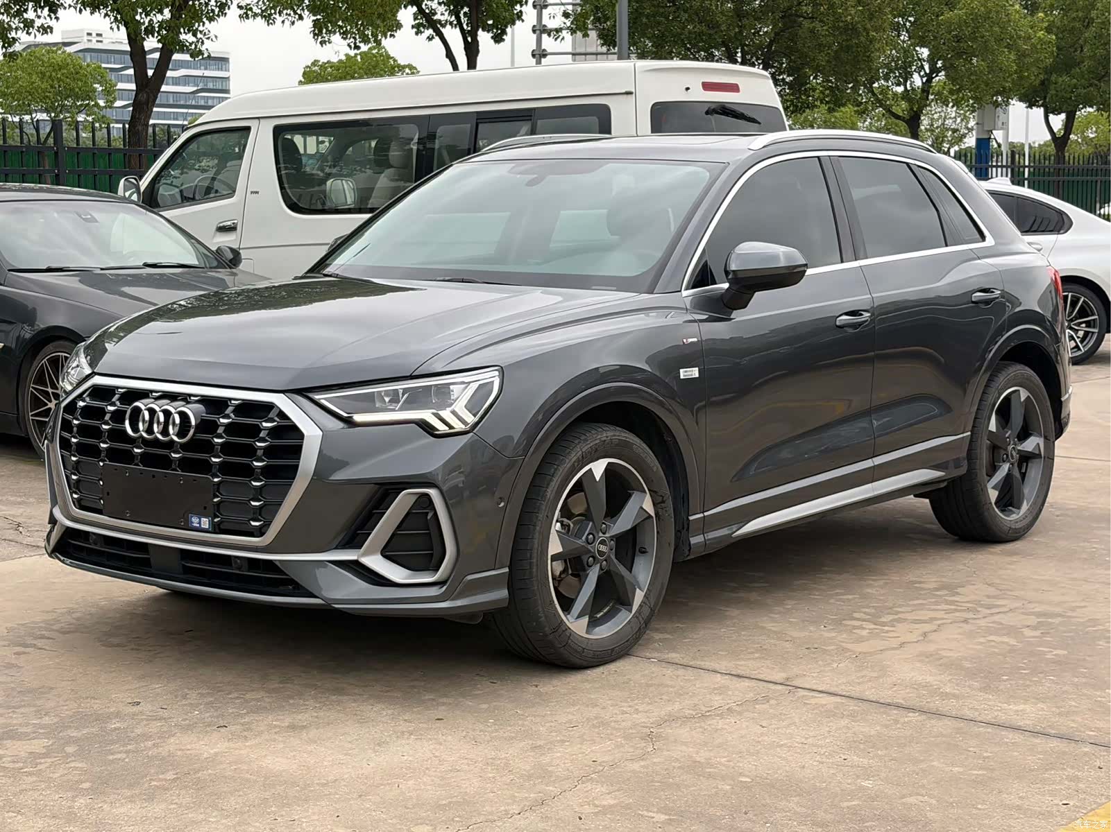 Audi Q3, 2023 2