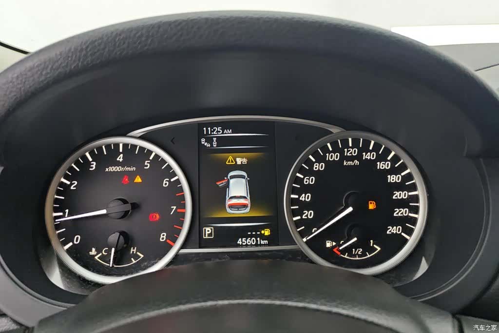Nissan Tiida, 2019 14