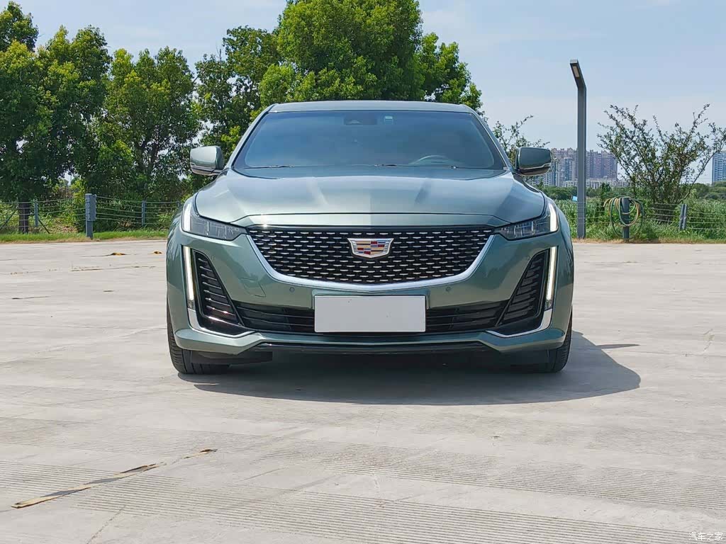 Cadillac CT5, 2022 2