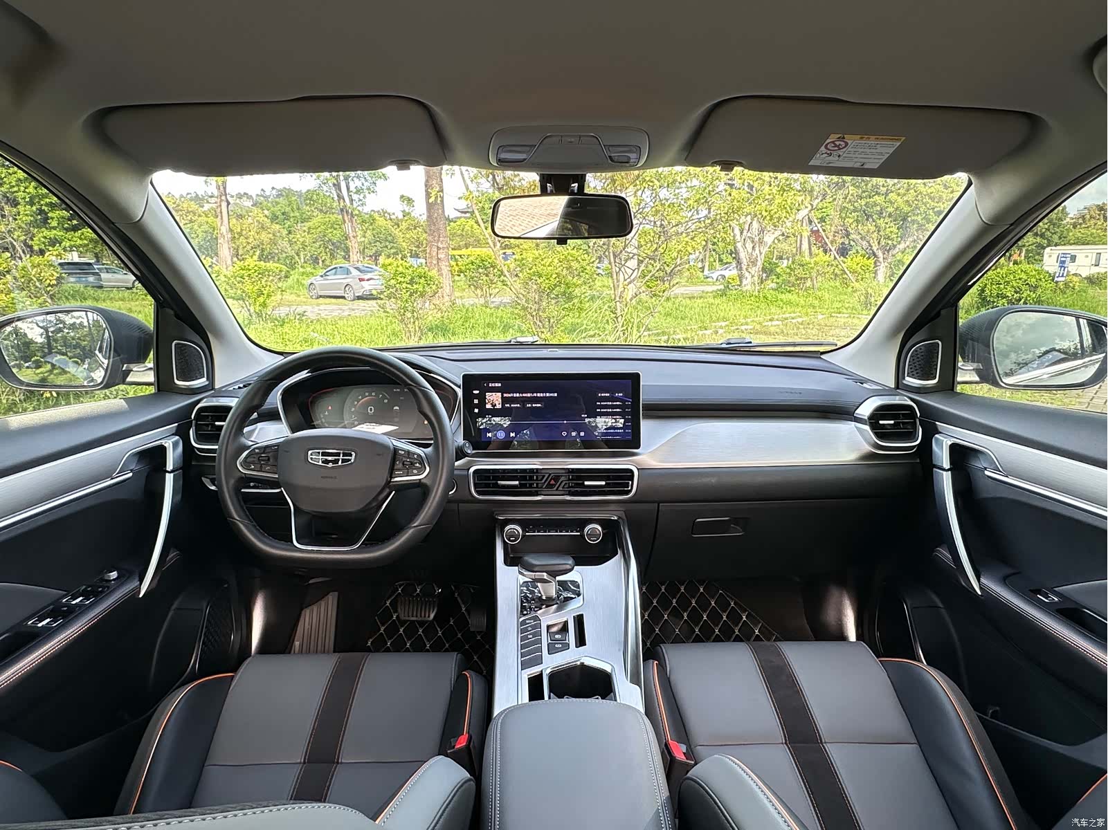 Geely Coolray, 2024 18