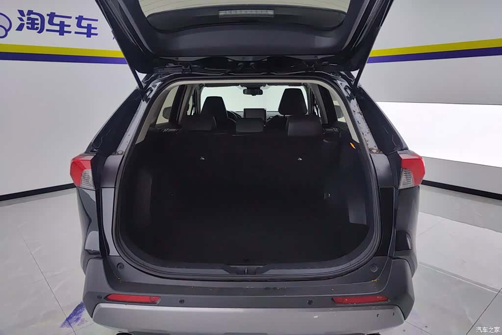 Toyota RAV4, 2022 4