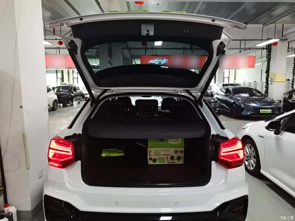 Audi Q2L, 2024 19
