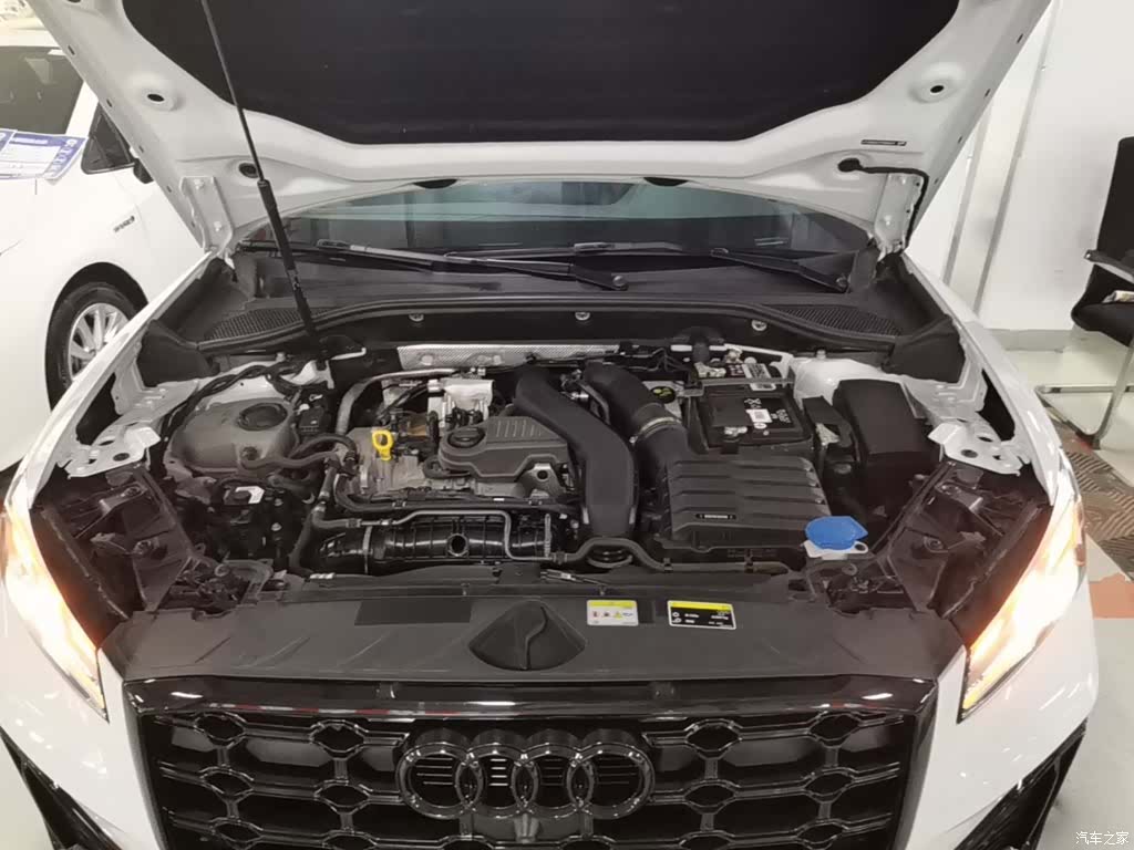 Audi Q2L, 2024 20