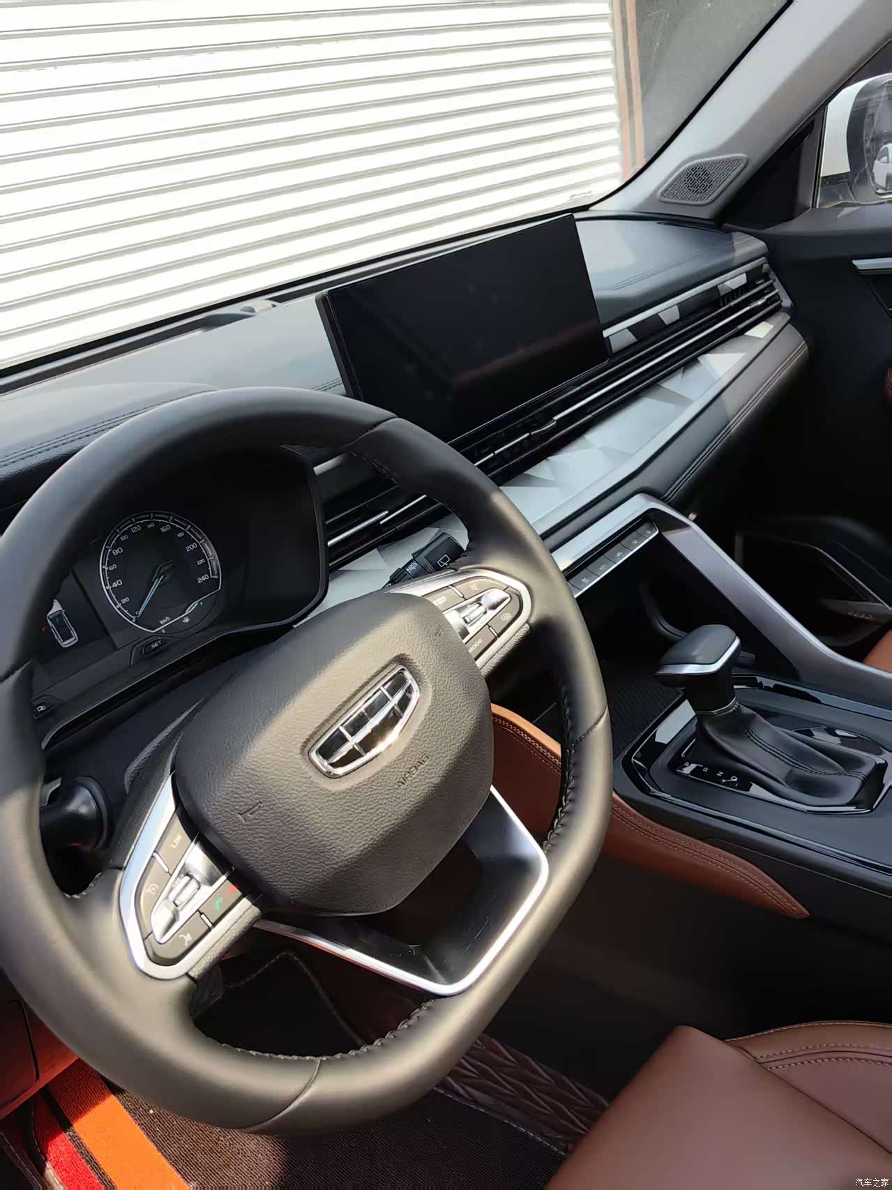 Geely X6, 2022 7