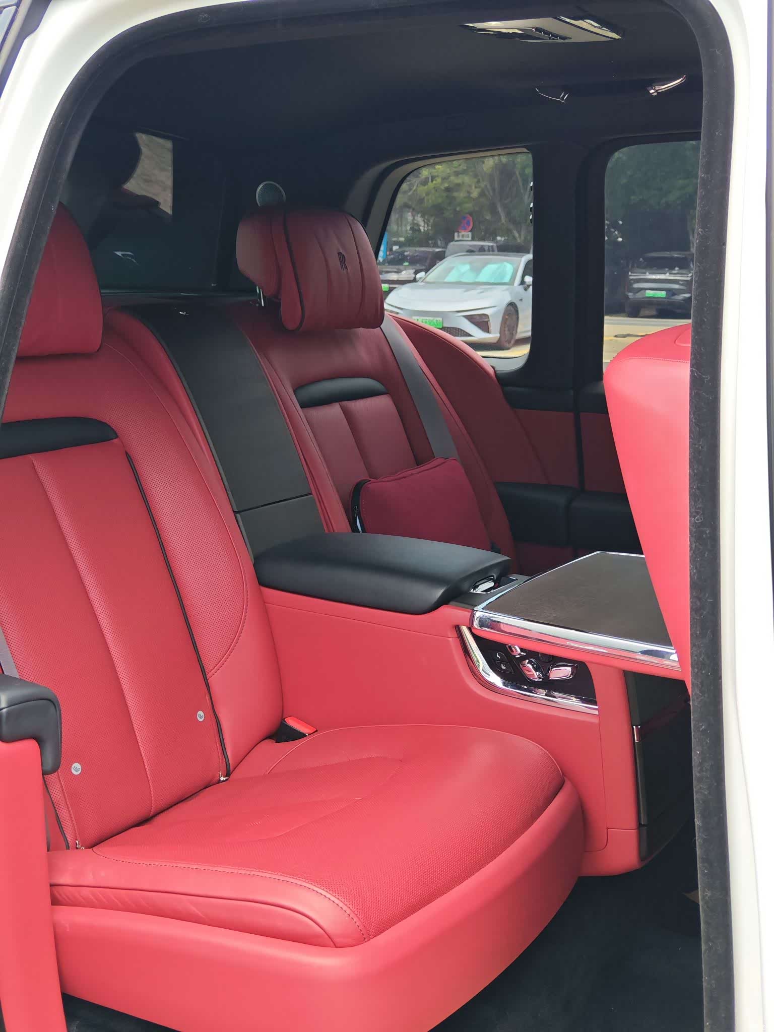 Rolls-Royce Cullinan, 2022 18