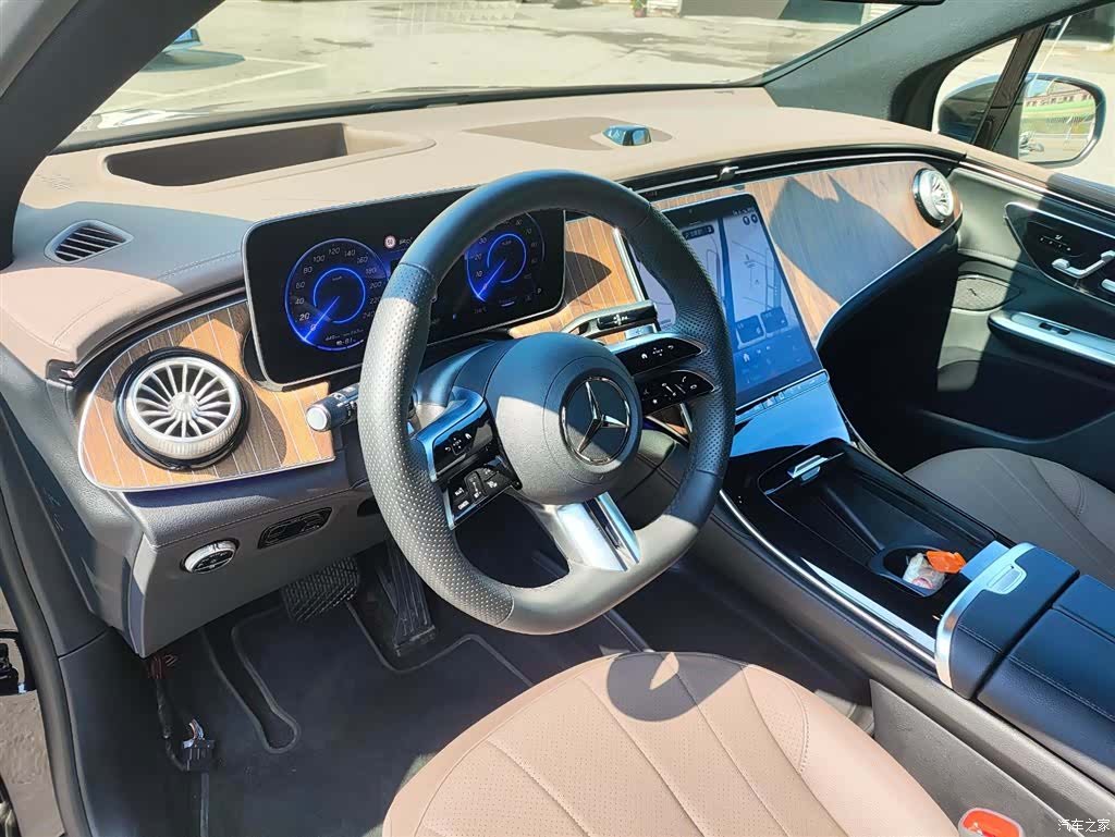 Mercedes-Benz EQE, 2025 14