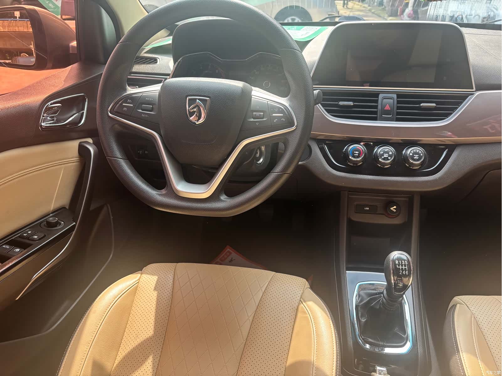 Wuling 310W, 2018 10