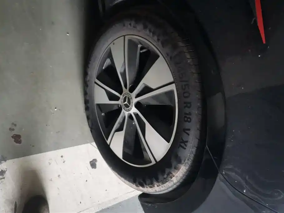 Mercedes-Benz V-class