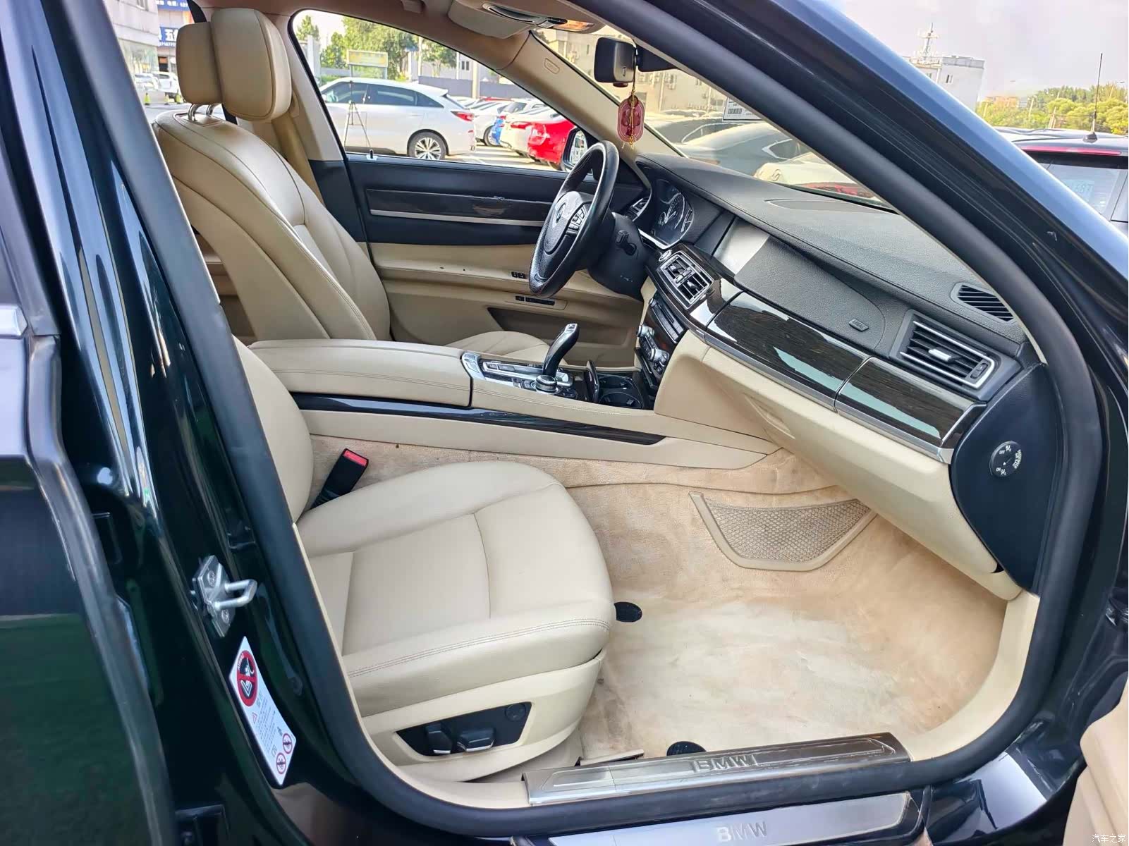 BMW 7 Series, 2011 14