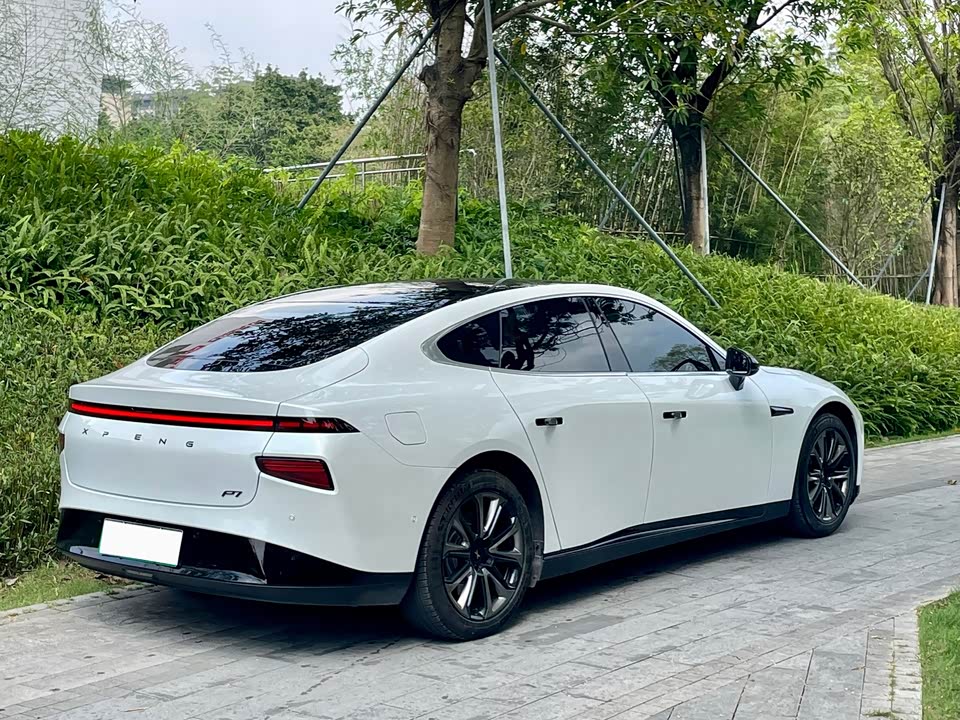 XPENG P7