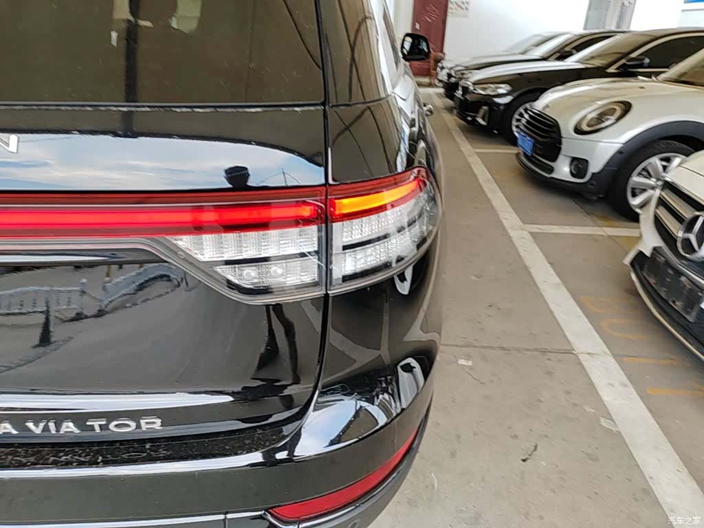 Lincoln Aviator, 2021 8