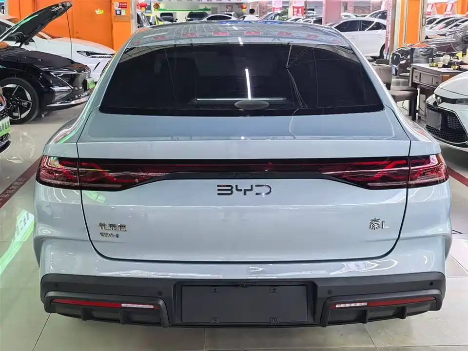 BYD Qin L BYD Qin L