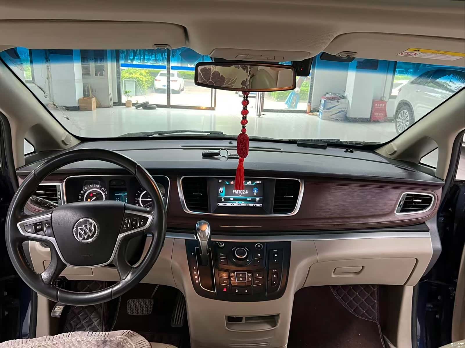 Buick GL8, 2017 9