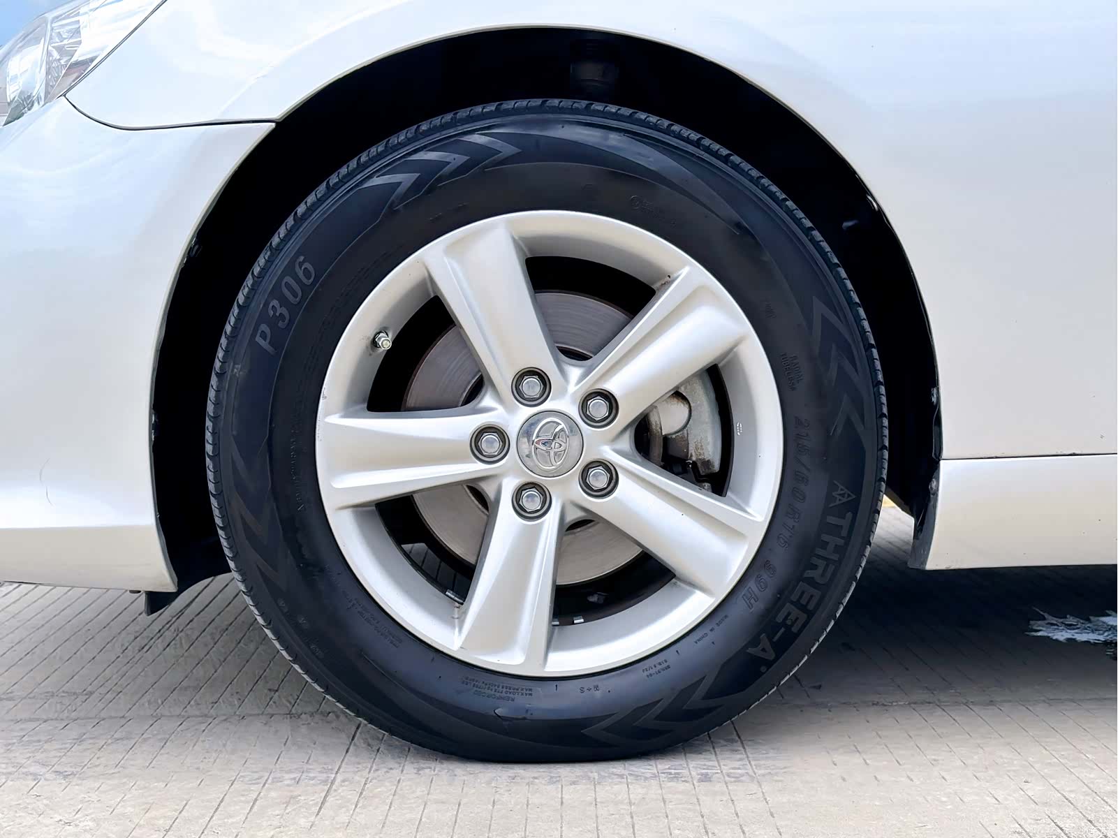 Toyota 2.5S, 2012 17