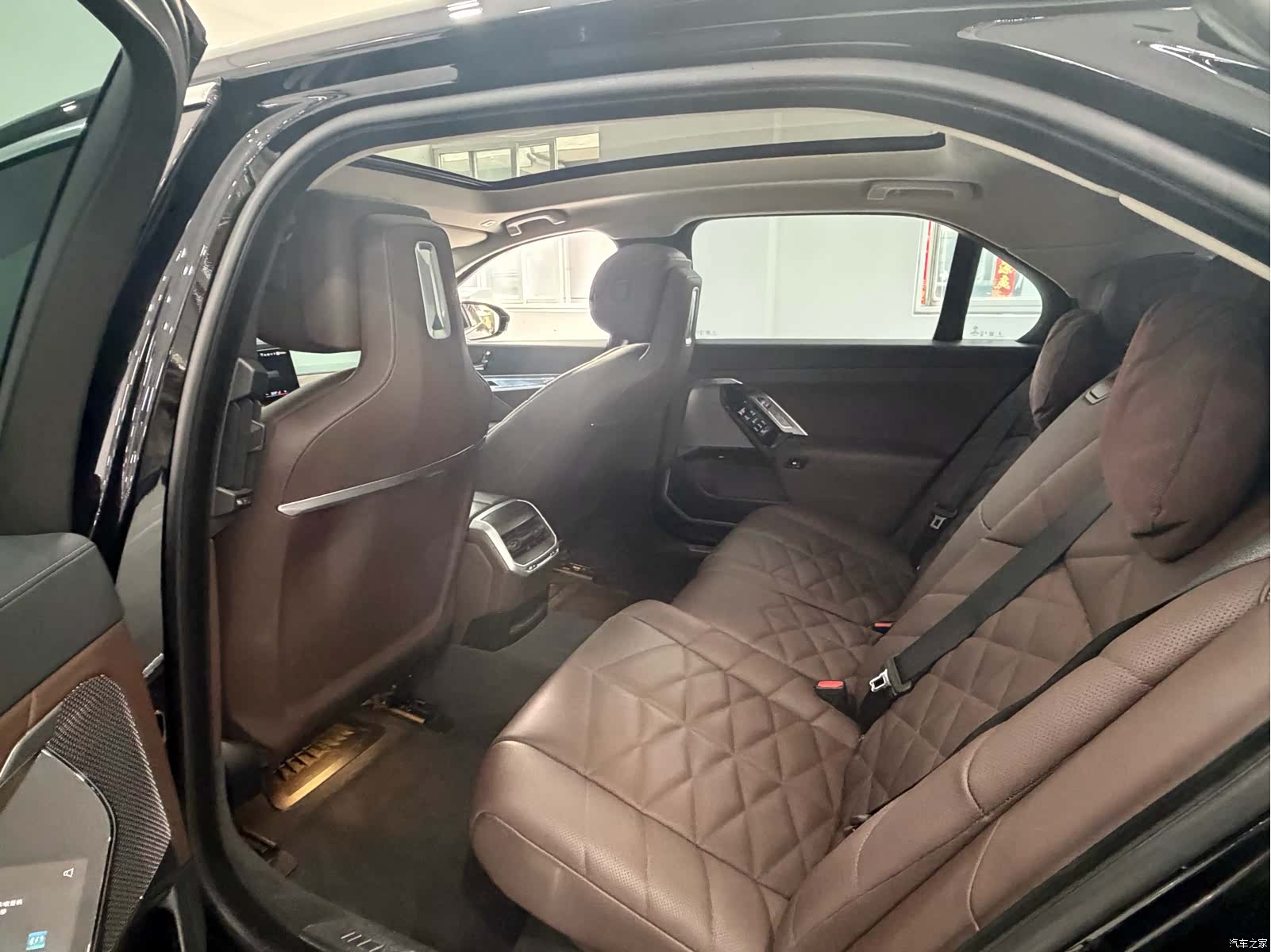 BMW i7, 2024 все фото