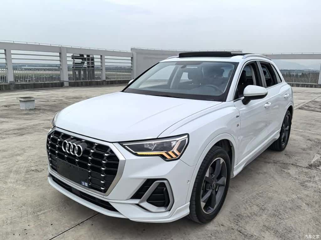 Audi Q3, 2023 1