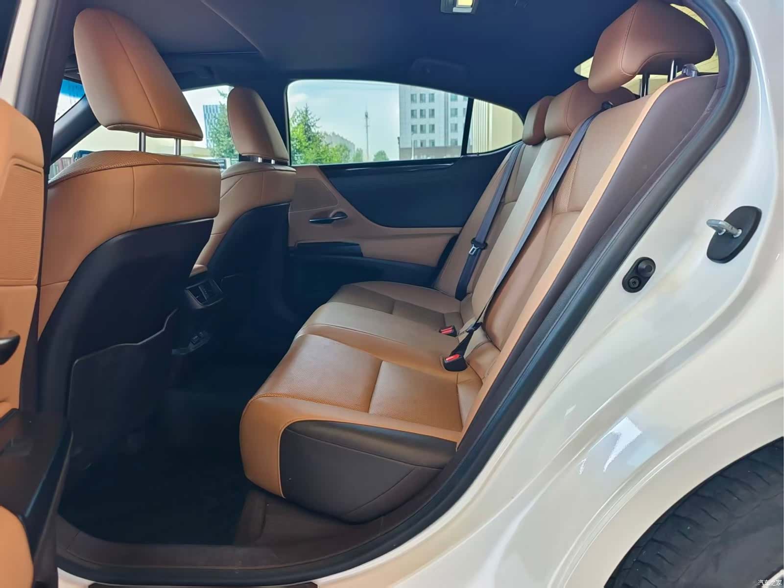 Lexus ES, 2020 7