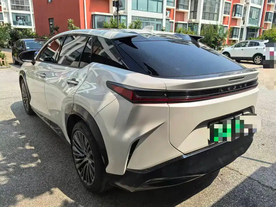 Lexus RZ