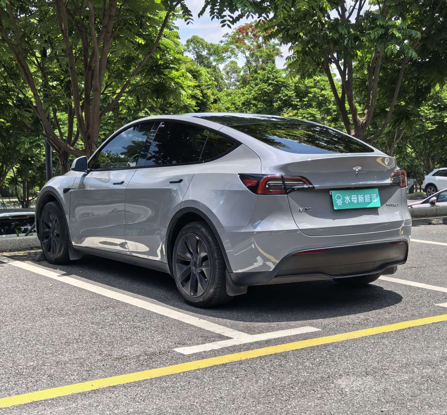 Tesla Model Y, 2024 7