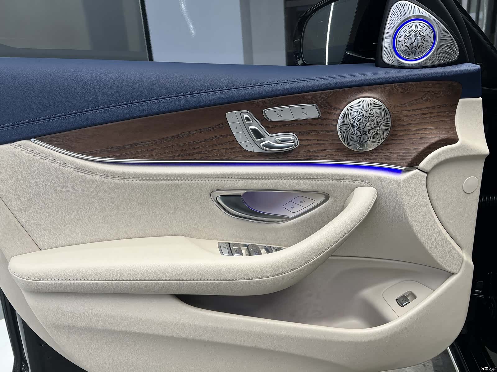 Mercedes-Benz E-Class, 2022 10
