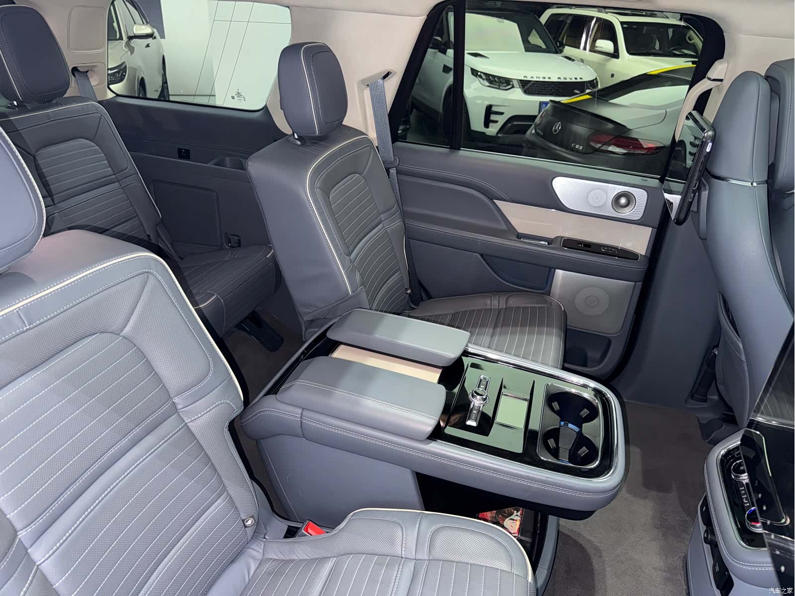 Lincoln Navigator, 2019 12