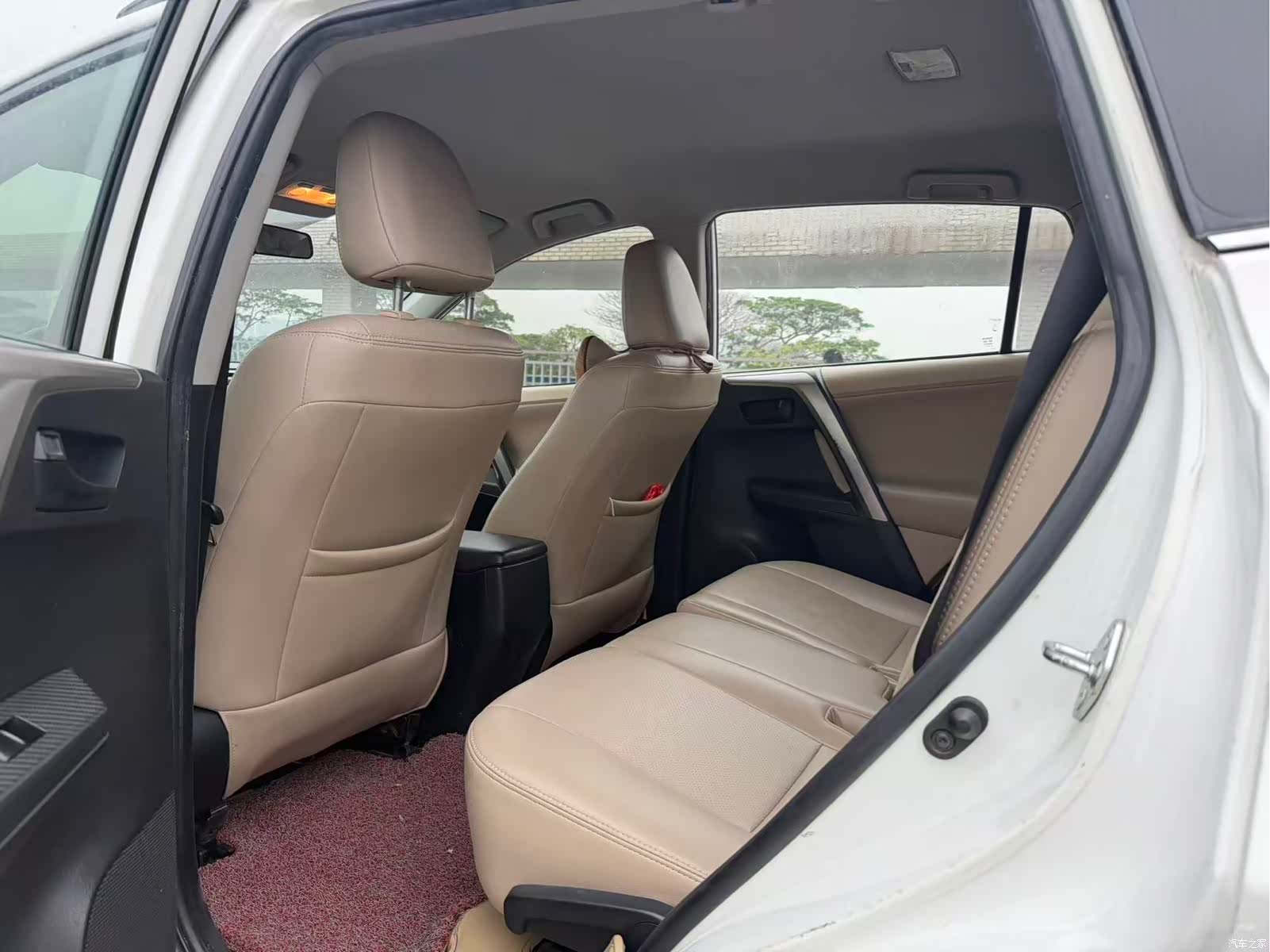 Toyota RAV4, 2014 10