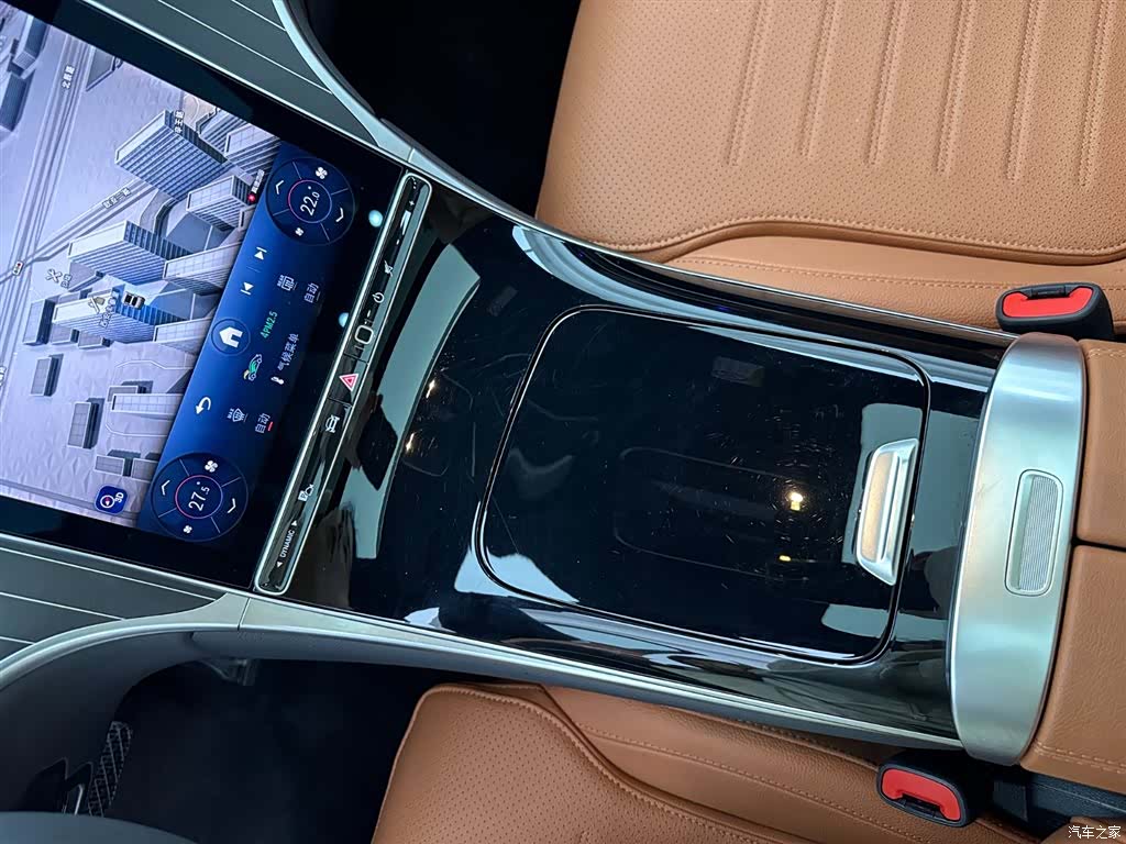 Mercedes-Benz GLC, 2025 12
