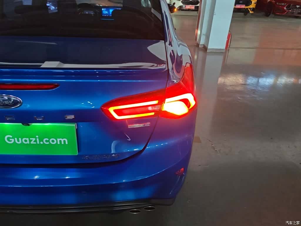 Ford Focus, 2022 8