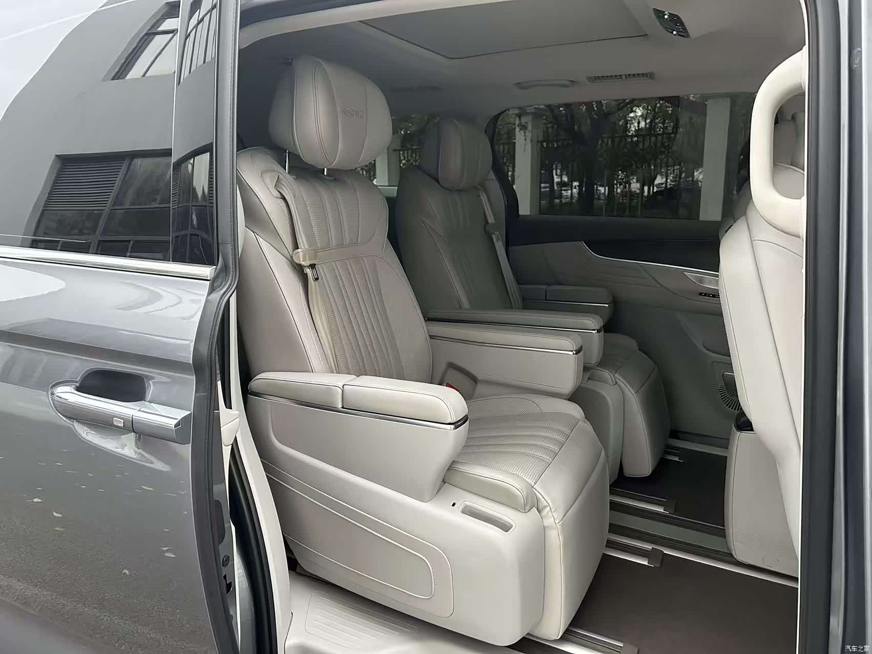 Roewe iMAX8, 2025 7