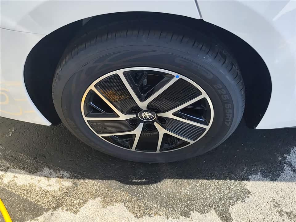 BYD Qin L BYD Qin L