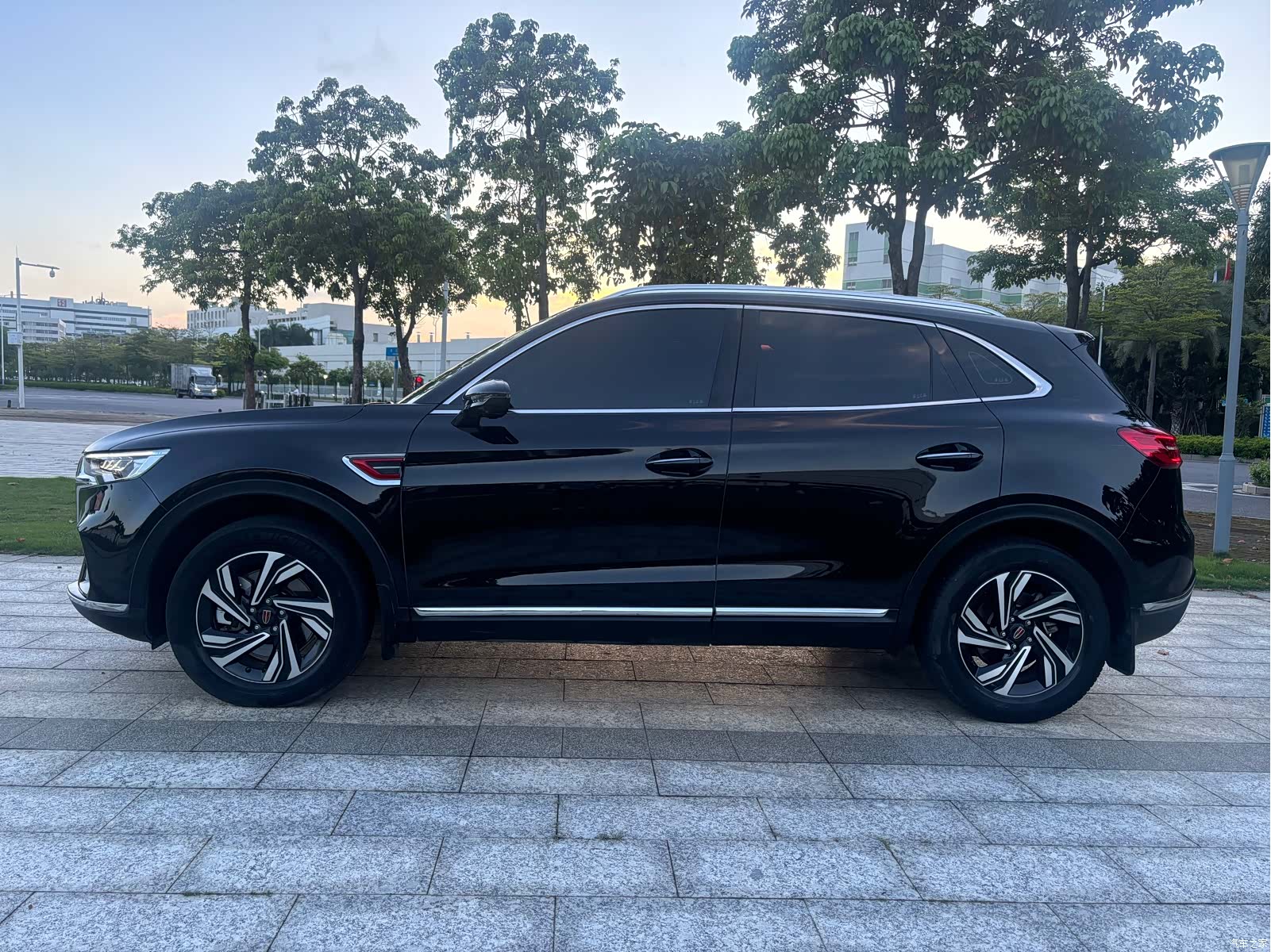 Hongqi HS5, 2022 9